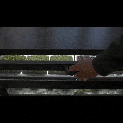 Raumgarten-Microgreens-Level-open-close.gif__PID:0072221f-953d-4496-88f4-a9bff4513467